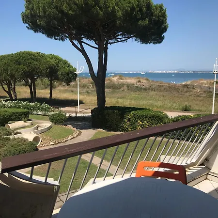Anny Climatise Vue Avec Piscine Apartment Le Grau-du-Roi